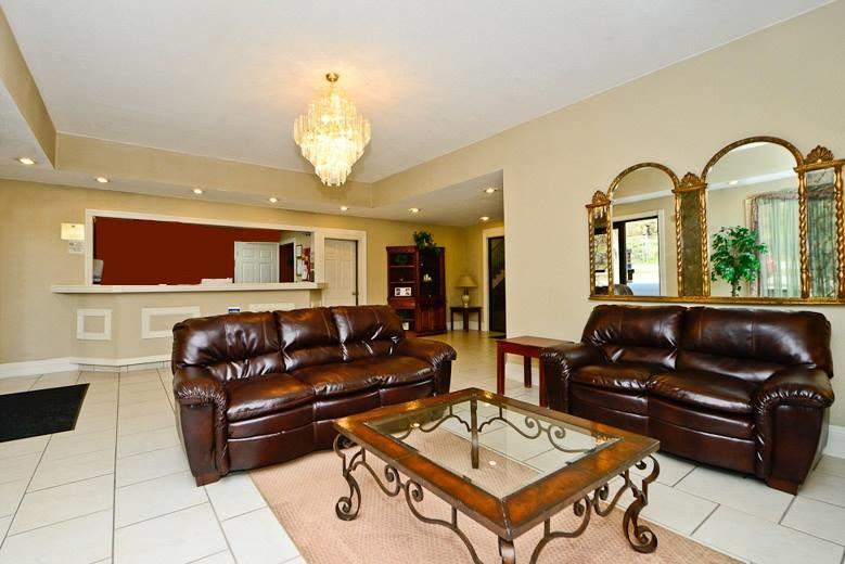Manchester Heritage Inn & Suites Екстер'єр фото