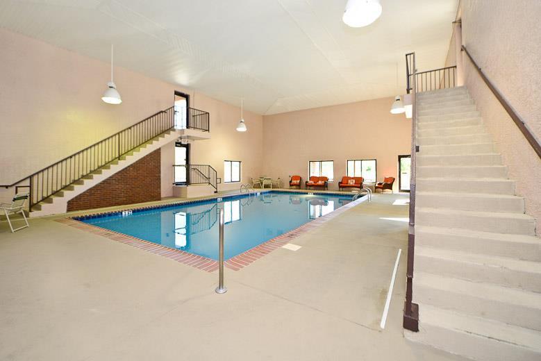 Manchester Heritage Inn & Suites Екстер'єр фото